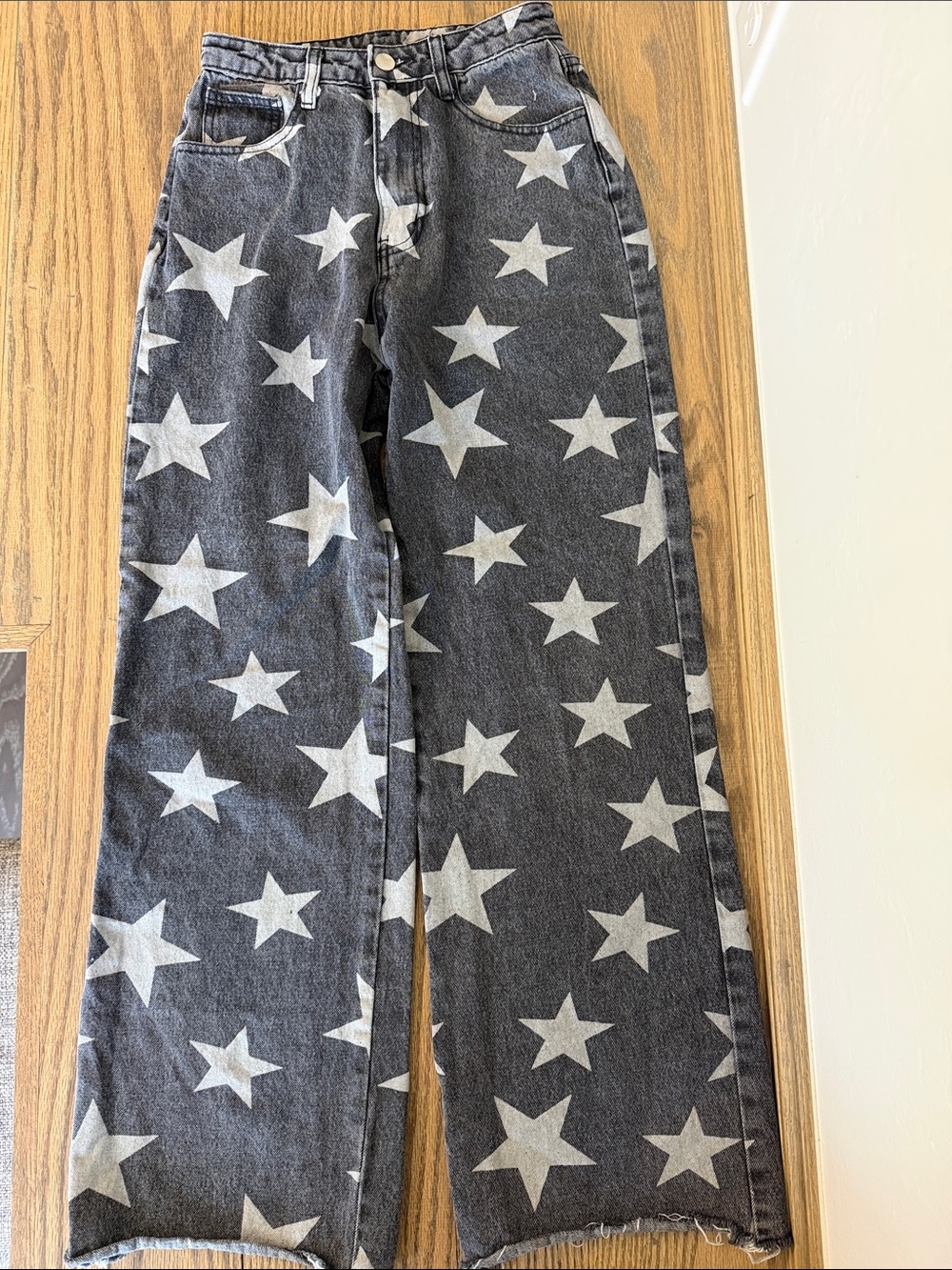 Star-Print Wide Leg Jeans in Black and White